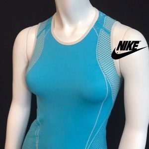 Nike XS/S Stretchy Tank